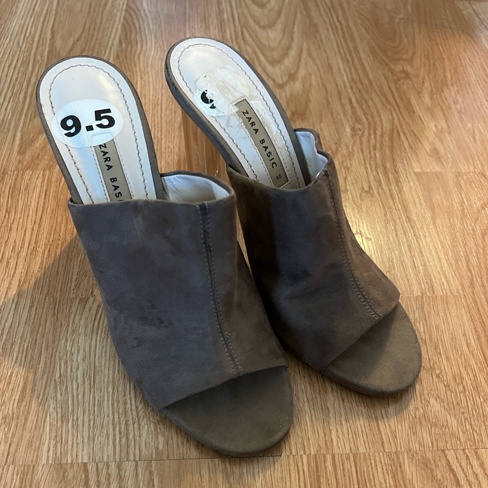 {Zara} Basic Women's Tan Courts